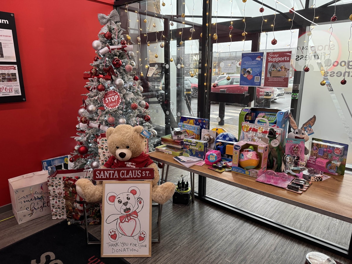 Christmas tree and toys